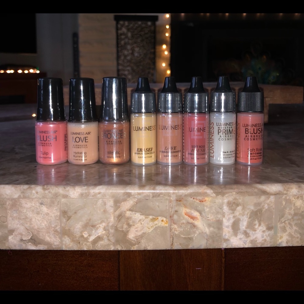 SOLD. Lot of 8 Luminess Air Cosmetics